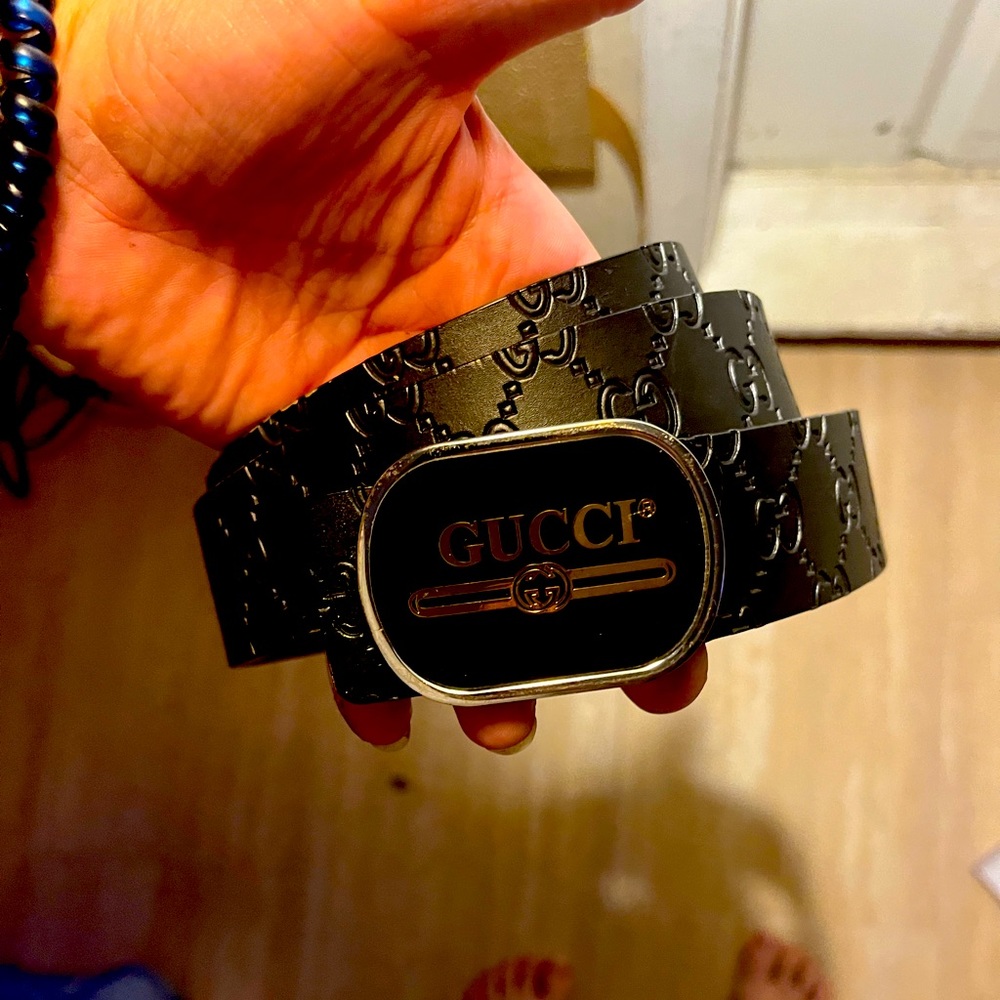 Gucci imprinted belt and gucci buckle